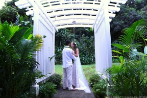 Haiku Gardens Wedding photos Oahu by Pasha www.BestHawaii.photos 123120160055  